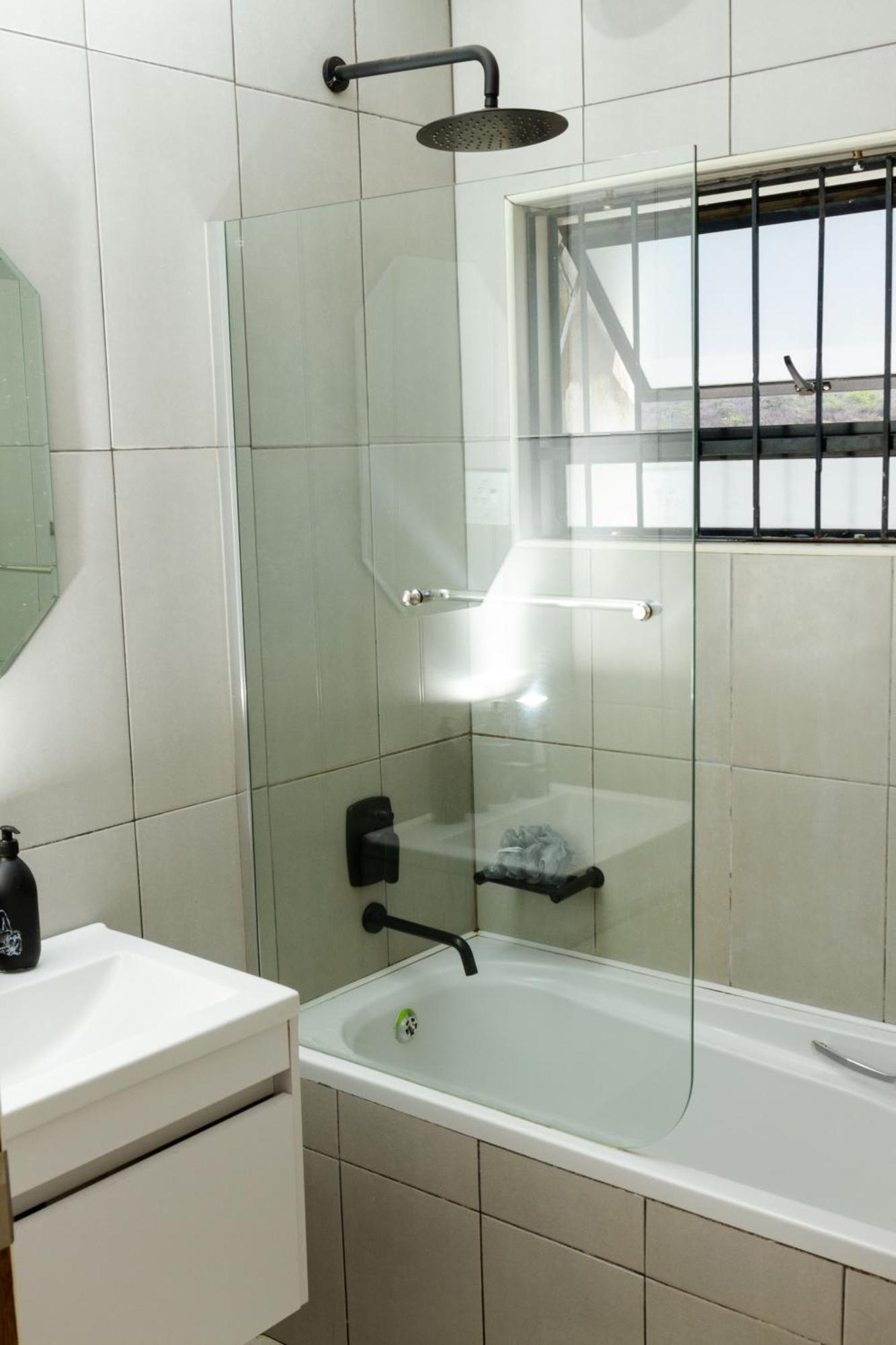 The Ultimate Lotus Apartment Manzini Luaran gambar