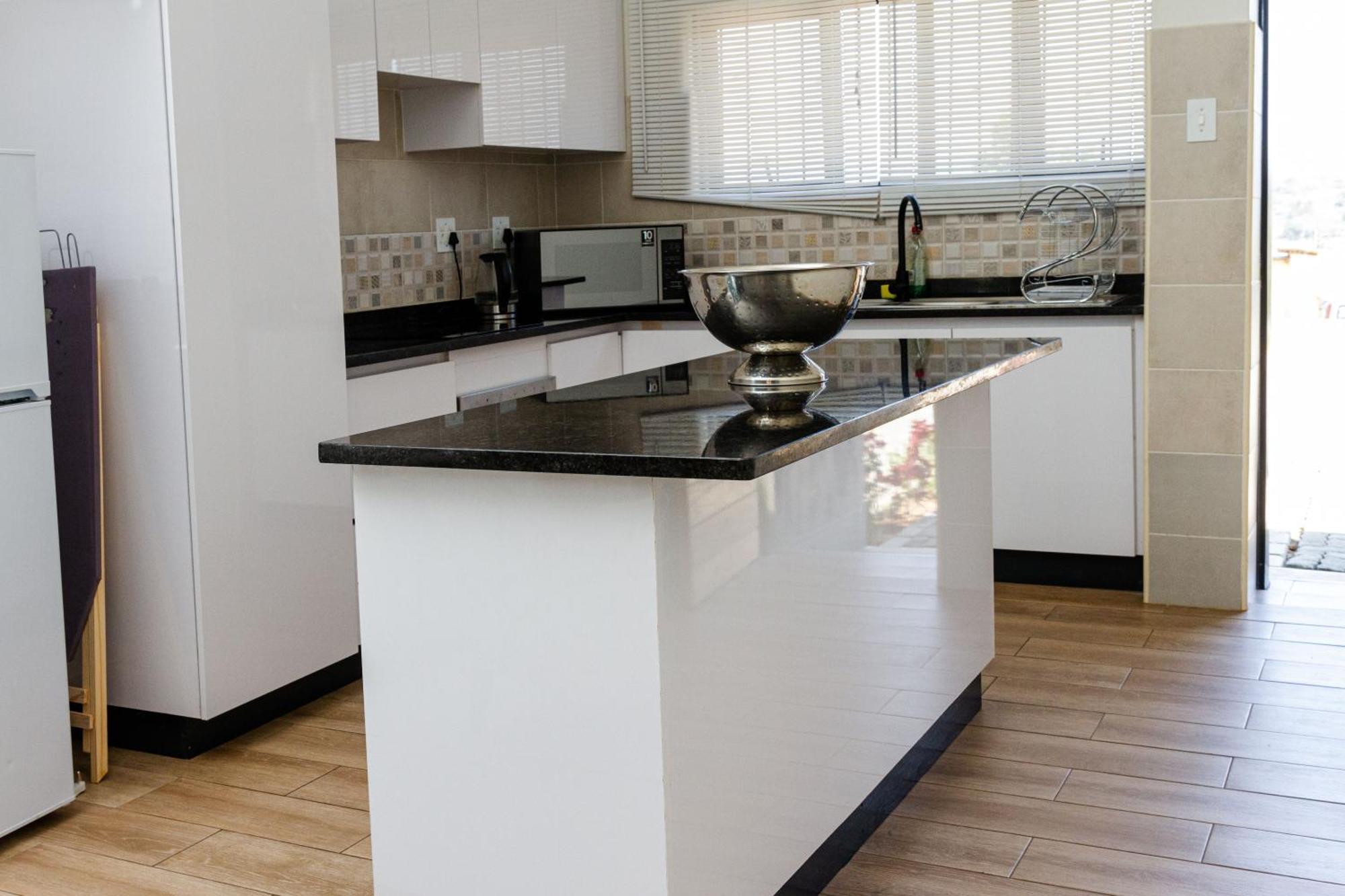 The Ultimate Lotus Apartment Manzini Luaran gambar