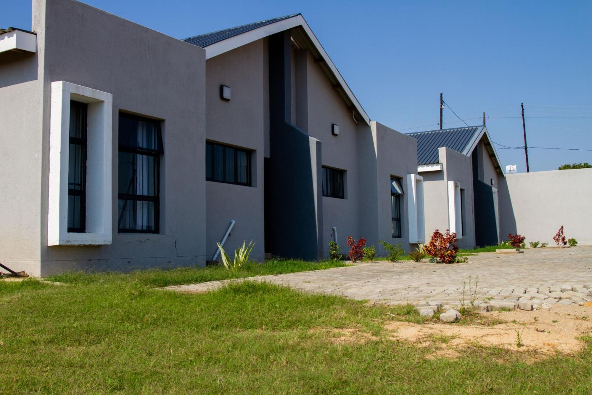The Ultimate Lotus Apartment Manzini Luaran gambar