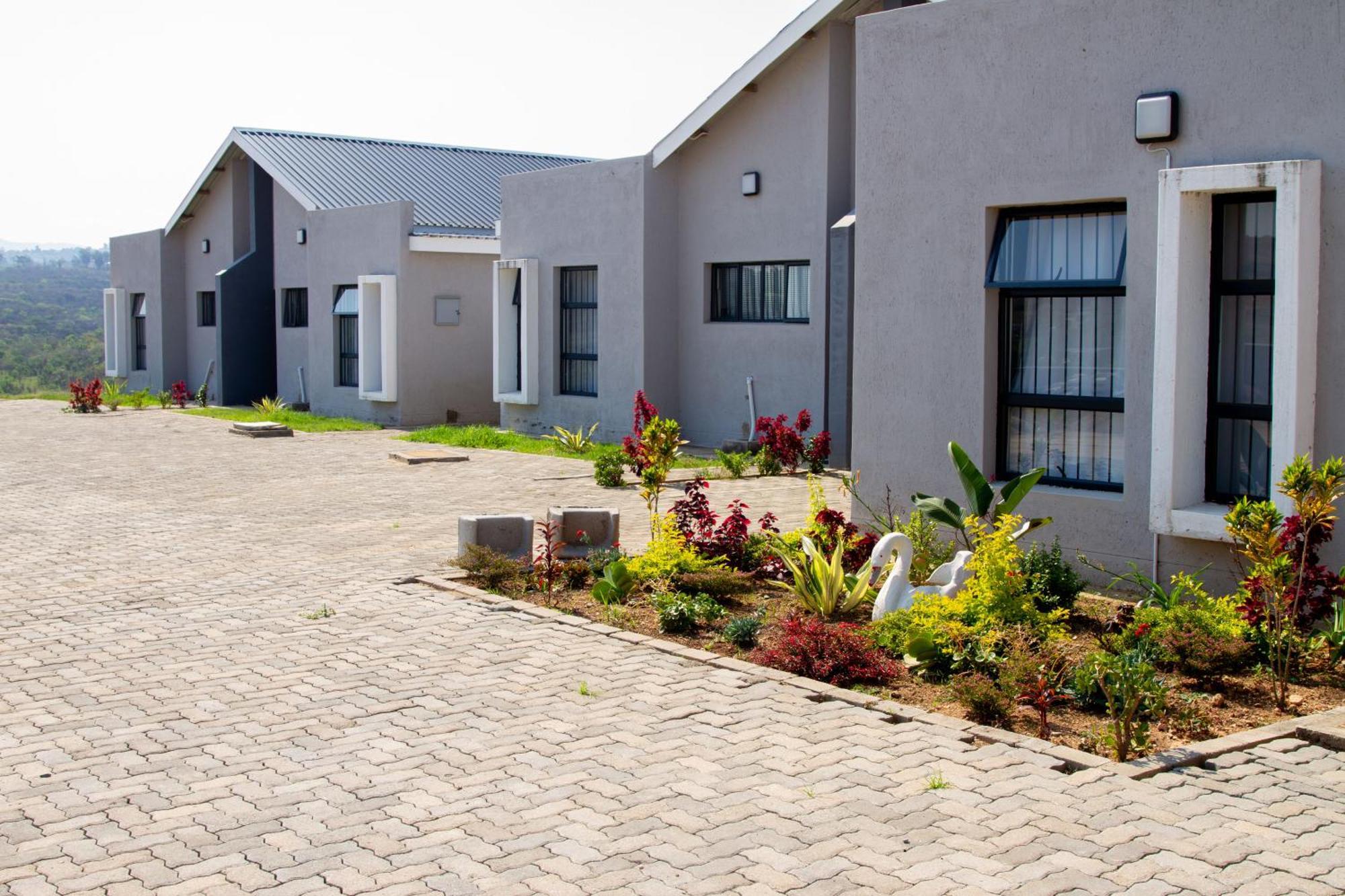The Ultimate Lotus Apartment Manzini Luaran gambar